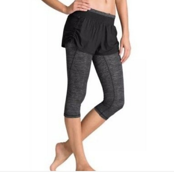 Athleta Pants - Athleta heathered gray capris with built in shorts